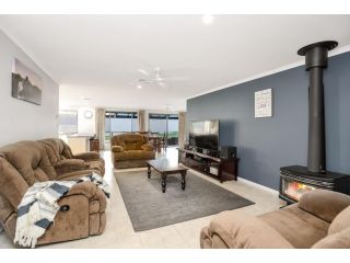 Family Vibes By Middleton Beach- Free Wifi Guest house, Middleton - 3