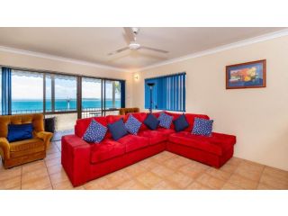 Fantastic Views from this top floor unit! Guest house, Bongaree - 1