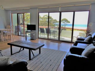 Fathoms 14 - Mollymook Apartment, Mollymook - 3