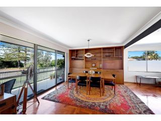 Fi's relaxing Beach House Apartment, Port Macquarie - 4