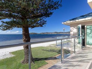 Filoli', 91 Foreshore Drive - huge waterfront home Guest house, Salamander Bay - 2