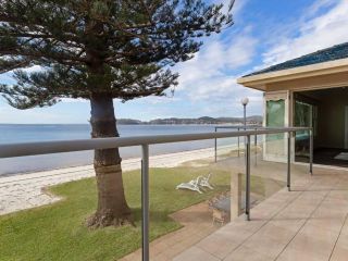 Filoli', 91 Foreshore Drive - huge waterfront home Guest house, Salamander Bay - 1