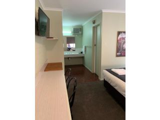 Finley Country Club Hotel Motel Hotel, New South Wales - 4