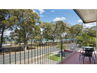 First floor unit close to shops, park and waterfront! Guest house, Bongaree - 2
