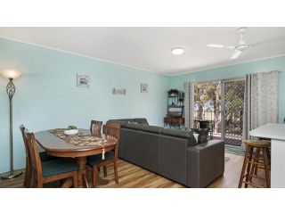 First floor unit close to shops, park and waterfront! Guest house, Bongaree - 3
