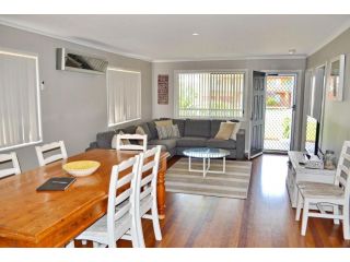 Five On Trial Guest house, South West Rocks - 5