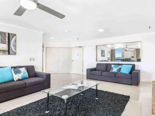 Focus Apartments Large 3 Bedroom Beachfront Apartment Apartment, Gold Coast - 5