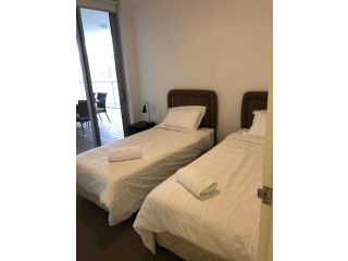Four Bedroom Apartment Apartment, Sydney - 3