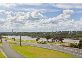 Four Kings 6 Guest house, Anglesea - 5