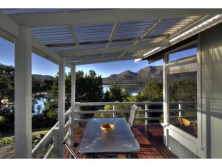 Freycinet Beachfront Retreat Guest house, Coles Bay - 1