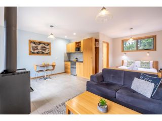 Freycinet Stone Studio 6 - Mica Apartment, Coles Bay - 3