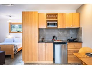 Freycinet Stone Studio 7 - Quartz Apartment, Coles Bay - 5