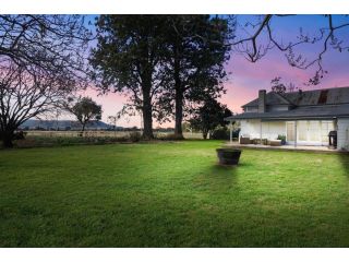 Fromelles Cottage- Secluded & Modern Country House Villa, Scone - 2