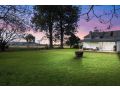Fromelles Cottage- Secluded & Modern Country House Villa, Scone - thumb 2