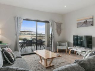 Front 9 then Dine - 3/61 St Andrews Boulevard Apartment, Normanville - 1