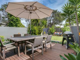 Front Beach Shack - renovated house in a quiet location Guest house, Blairgowrie - 2