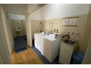 Fully furnished and best price around! pur Guest house, Sydney - 3