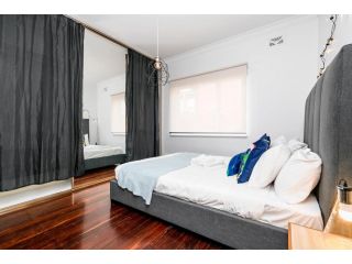 Funky and Cool in Coolbinia - sleeps 4 Apartment, Perth - 4