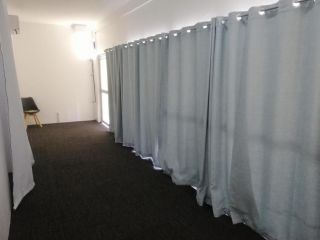 City Furnished Private room with sky light ventilation, air conditioning, internet Campsite, Townsville - 1