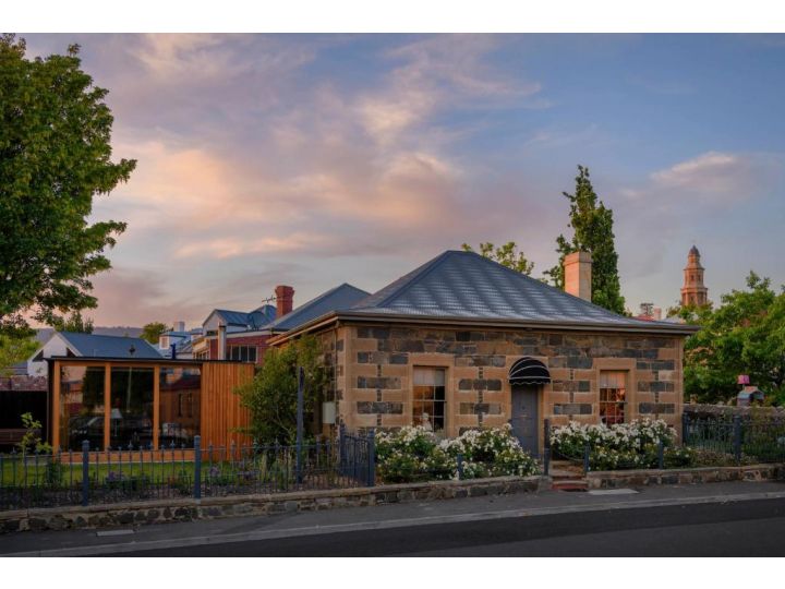 Fusilier Cottage: luxury boutique accommodation in Battery Point Villa, Hobart - imaginea 2