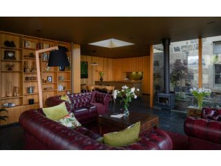 Fusilier Cottage: luxury boutique accommodation in Battery Point Villa, Hobart - 3