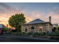 Fusilier Cottage: luxury boutique accommodation in Battery Point Villa, Hobart - thumb 1