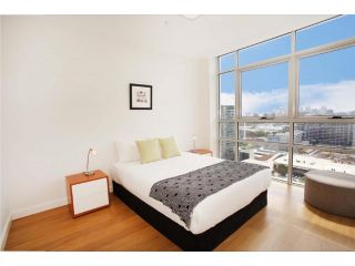 Gadigal Groove - Modern and Bright 3BR Executive Apartment in Zetland with Views Apartment, Sydney - 5