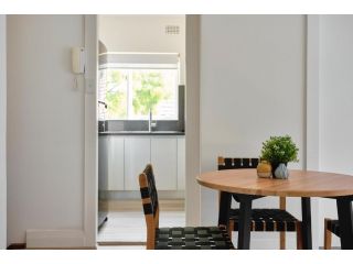 Garden Apartment - Short Walk to Harbour Bridge Apartment, Sydney - 1