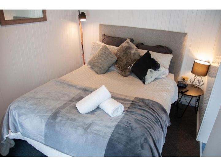 Gardens Caravan Park Campsite, Port Fairy - imaginea 12