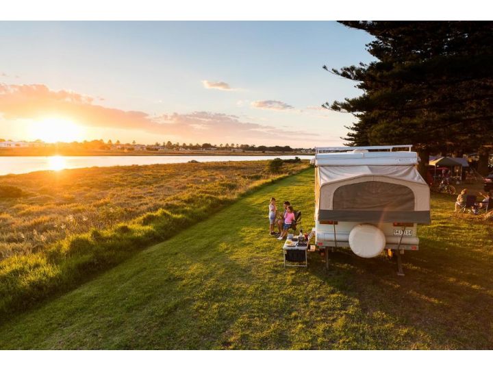Gardens Caravan Park Campsite, Port Fairy - imaginea 2