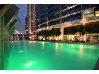 Circle on Cavill - HR Surfers Paradise Apartment, Gold Coast - 4