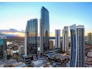 Circle on Cavill - HR Surfers Paradise Apartment, Gold Coast - 2
