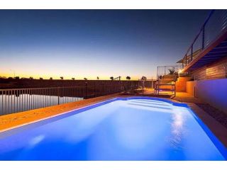 Gecko - On the Marina with Pool & Private Jetty Guest house, Exmouth - 2
