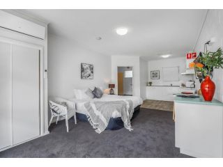 Geelong CBD Accommodation Apartment, Geelong - 1