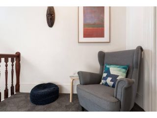 Generous Victorian Terrace in CBD â€“ parking & wifi Apartment, Launceston - 1