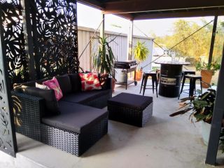 Cosy, self-contained and central to everywhere Apartment, Gold Coast - 1