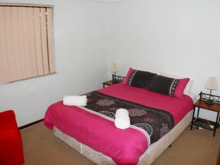 Geraldton Holiday Unit with free Netflix Apartment, Geraldton - 4