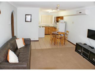 Geraldton Holiday Unit with free Netflix Apartment, Geraldton - 3