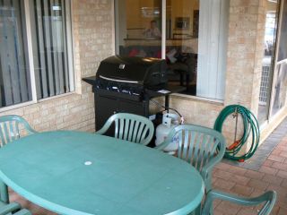 Geraldton Luxury Retreat 2 with free Netflix Guest house, Geraldton - 5
