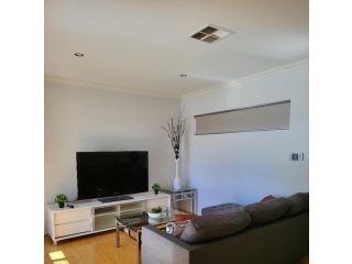 Gerring Court with Free Parking Apartment, Perth - 2