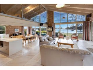 Getaway - waterfront island living Guest house, Paynesville - 1