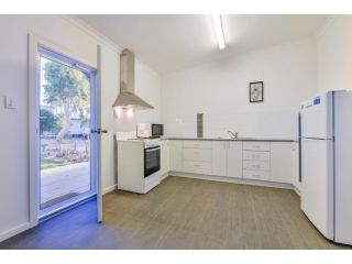 Getaway Villas Unit 38-11 - 1 Bedroom Self-Contained Accommodation Villa, Exmouth - 4