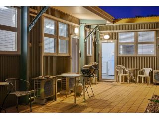 Getaway Villas Unit 38-11 - 1 Bedroom Self-Contained Accommodation Villa, Exmouth - 2