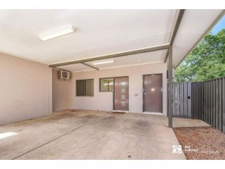 Gillen, Alice Springs Furnished 3 Bedroom 2 Bathroom Unit Apartment, Alice Springs - 1