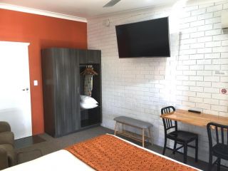 Gin Gin Village Motor Inn Motel Hotel, Queensland - 4