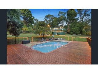 Glenfern English Cottage, historic and elegant, individual Self-Contained Apartment plus breakfast Apartment, Victoria - 4