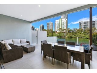 Gold Coast Private Villas - Waterfront Villas, Paradise Island Apartment, Gold Coast - 1