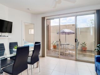 McKillop Geelong by Gold Star Stays Apartment, Geelong - 5