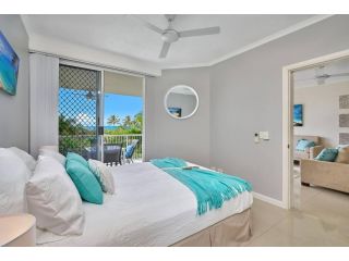 Golden Cowrie Luxury Ocean Views - Trinity Beach Apartment, Trinity Beach - 5