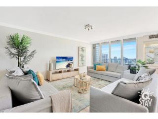 Golden Gate Rooftop Penthouse - QSTAY Apartment, Gold Coast - 4